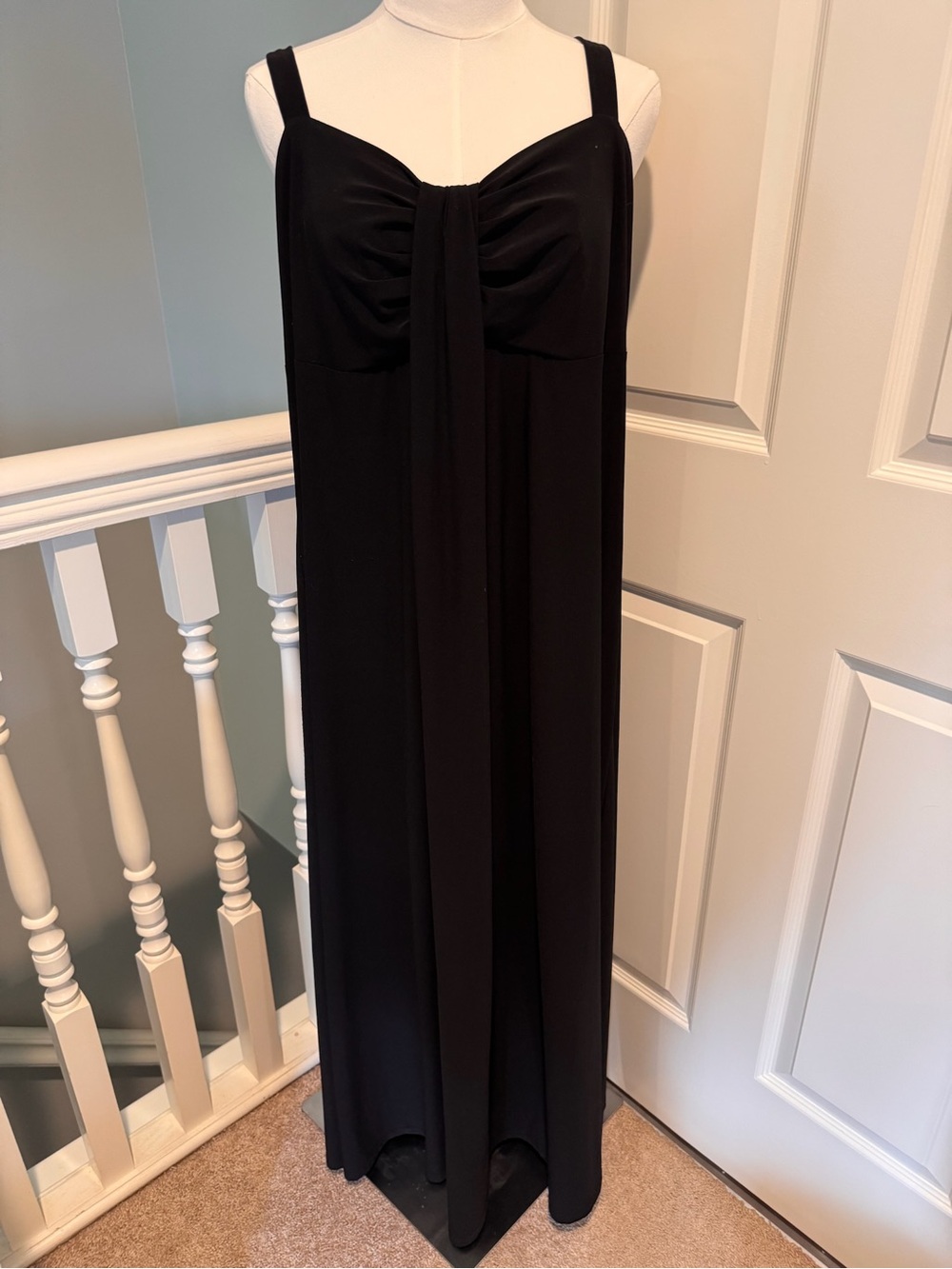 dressbarn Black Sleeveless Gathered-Bust Maxi Dress Travel beach vacay LBD